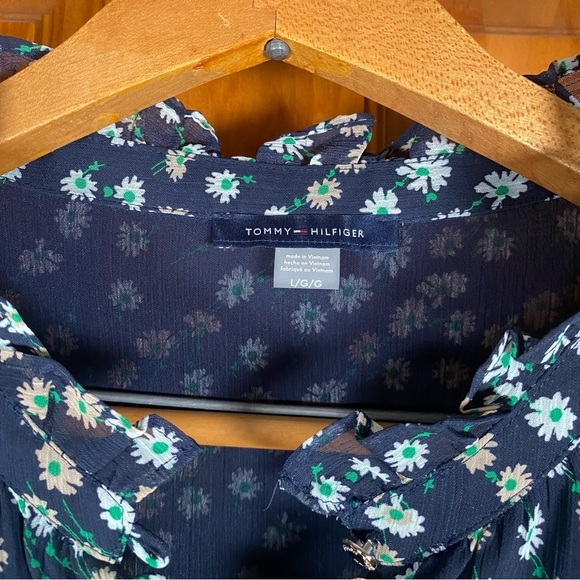 Tommy Hilfiger Navy Floral Lightweight Blouse with Ruffled Neckline and Buttons - Picture 5 of 10